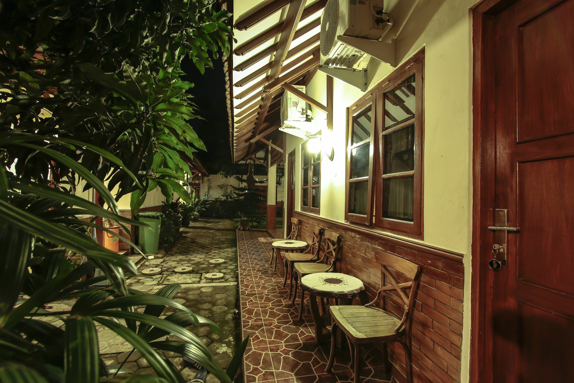 Griya Langen Guesthouse Yogyakarta Exterior photo
